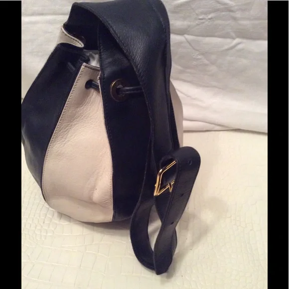 Celine Black and Cream Shoulder Bag - Picture 2 of 8